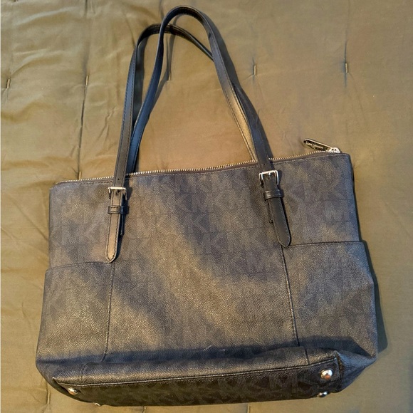 Michael Kors Handbags - Michael Kors Tote